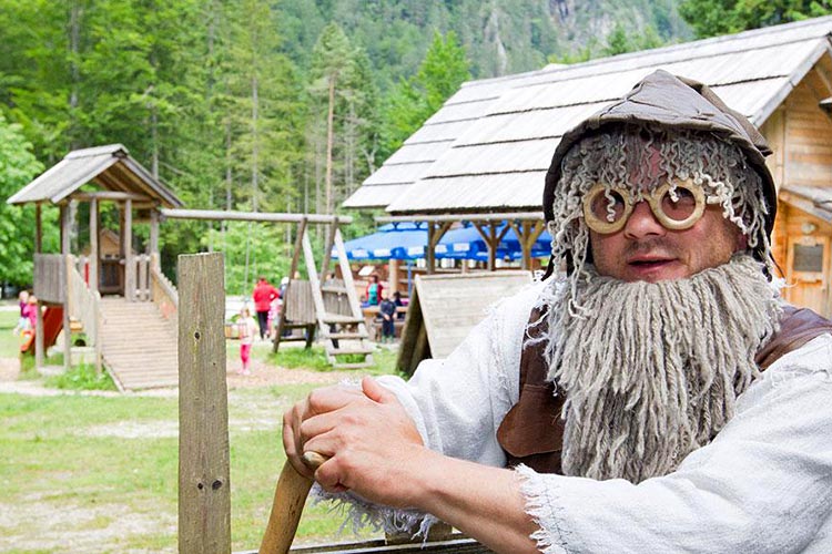 Pravlji?ni gozd Penziona Na razpotju