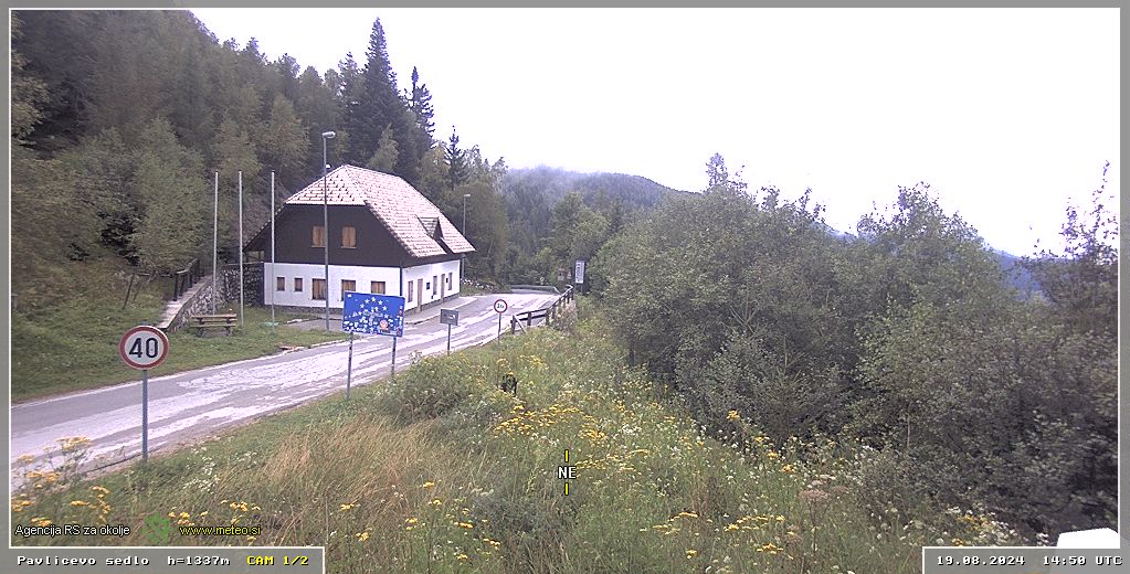 Spletna kamera Pavličevo sedlo 1337 m - pogled proti severovzhodu